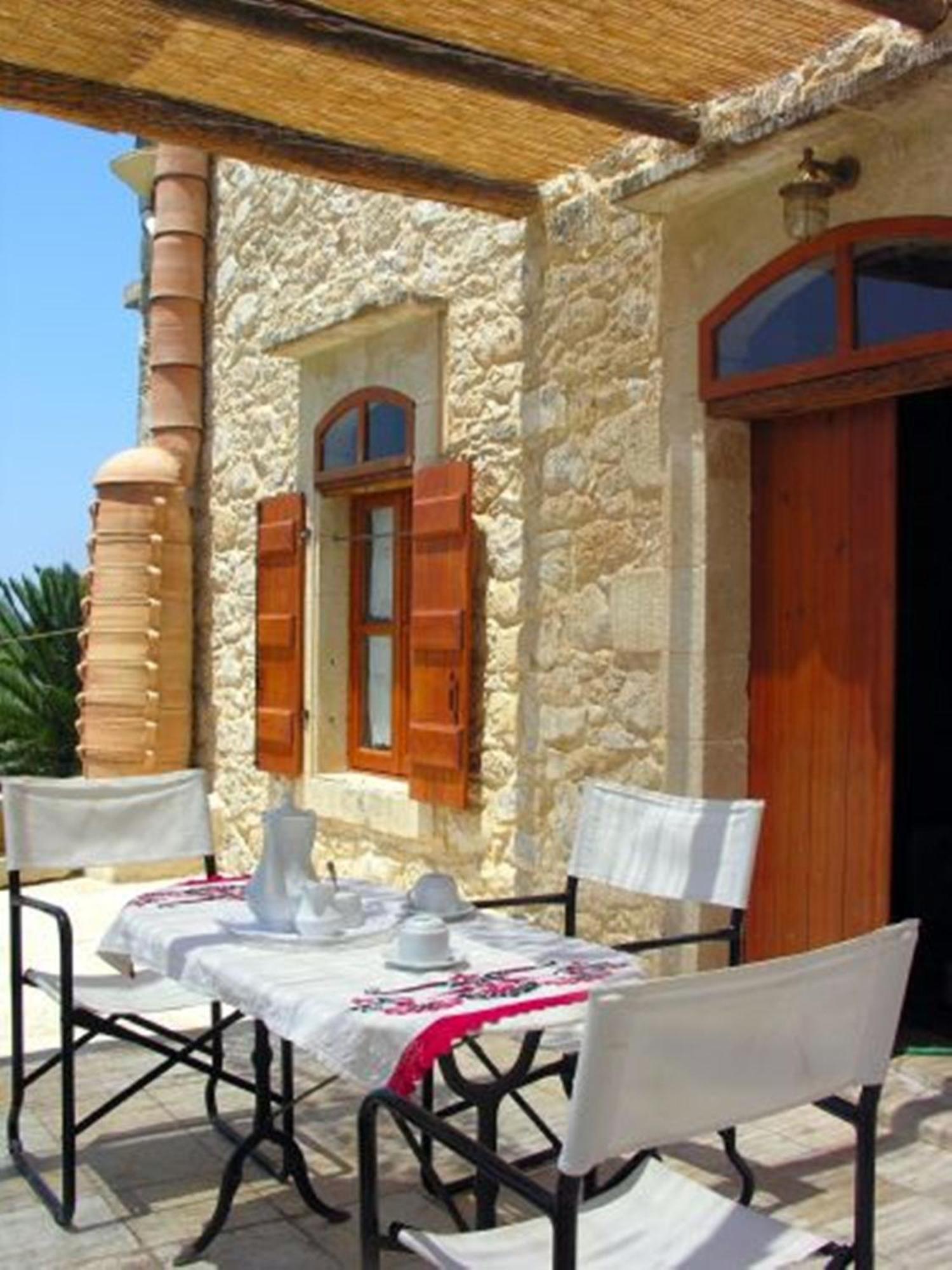 Gasthaus Kouriton House Margarítai Exterior foto